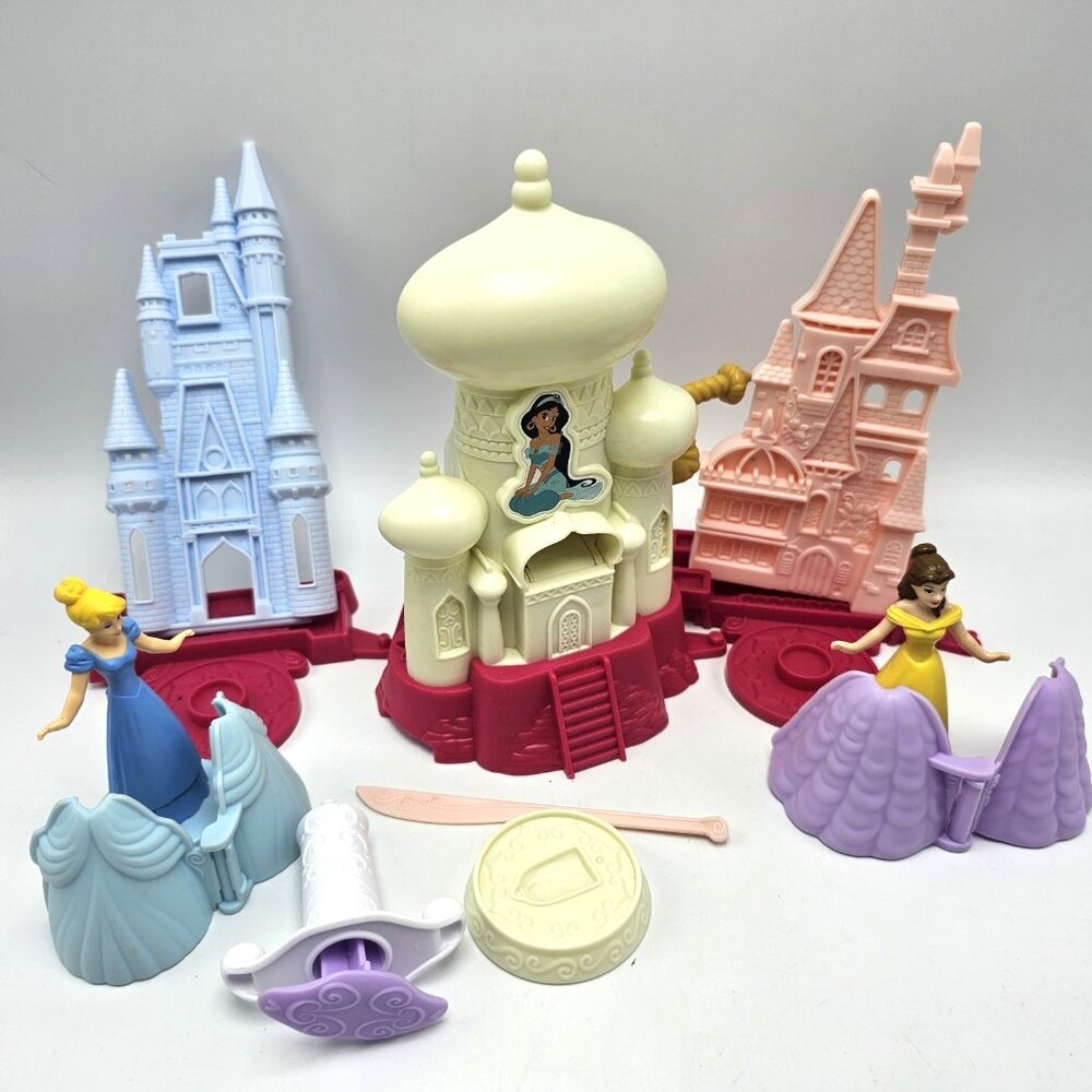 Play Doh Disney Princess Sparkle Kingdom Cinderella Belle Jasmine Castle set